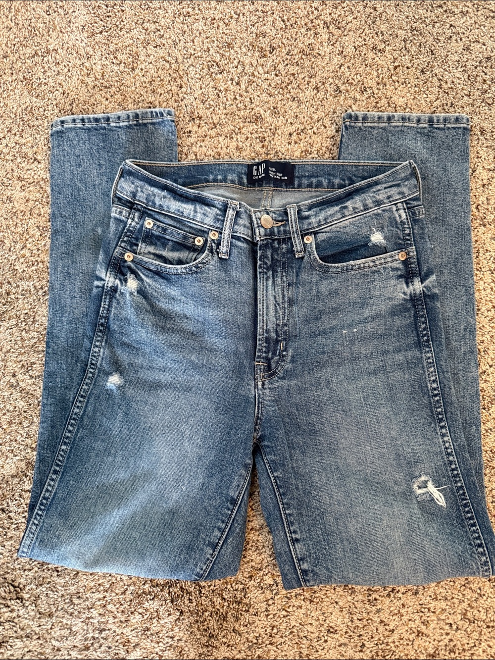 Gap High Rise Vintage Slim Distressed jeans -26 Long
